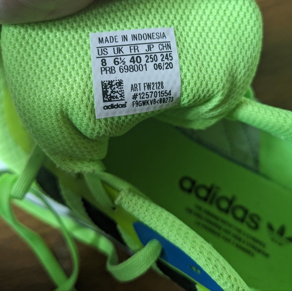 New without box women's Adidas 8 shoes - Picture 4 of 5